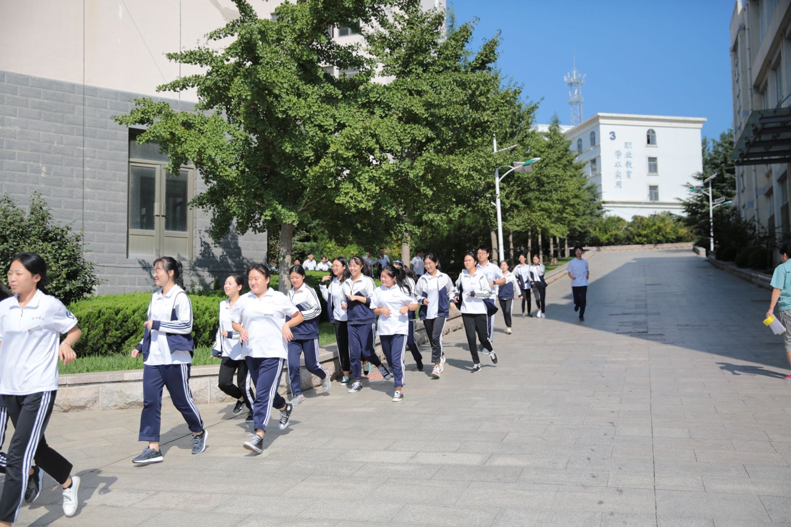 微信图片_20180921150123.jpg 微信图片_20180921150123.jpg